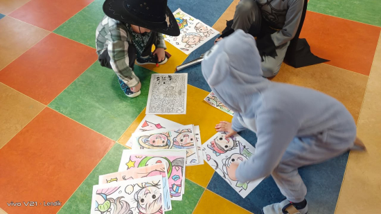 Třída Kočiček 🐈 z MŠ Školská se v pátek 20. 2. vydala 🚂 na program Rozpustilý…