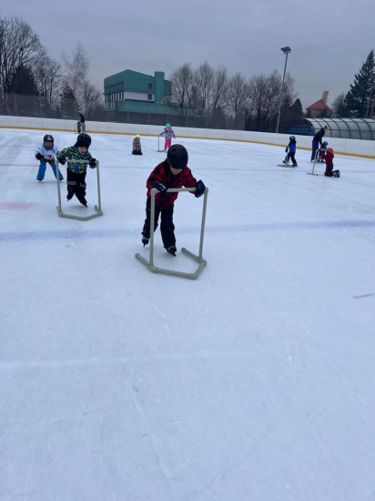 Ovečky ze třídy 6 z MŠ Školská čtvrť chodí od ledna pravidelně každý týden…