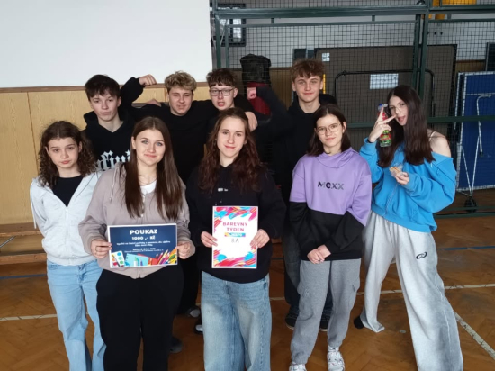 Minulý týden naše chodby doslova zářily. Pořádali jsme barevný týden, během…