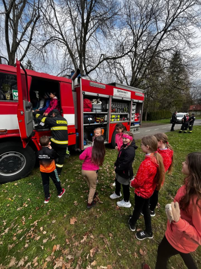 Dnes jsme se s dětmi, ze 4.A, vypravili na dopravní hřiště, kde se mnozí, za…