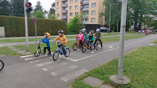 Děti ze třídy Kočiček z MŠ Školská navštívily dopravní hřiště ve Frýdlantu nad…