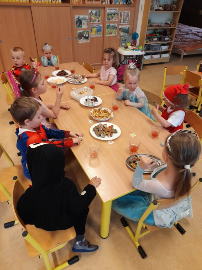 1.červen byl ve třídě 4 MŠ Školská plný smíchu, tance a neskutečné zábavy.…